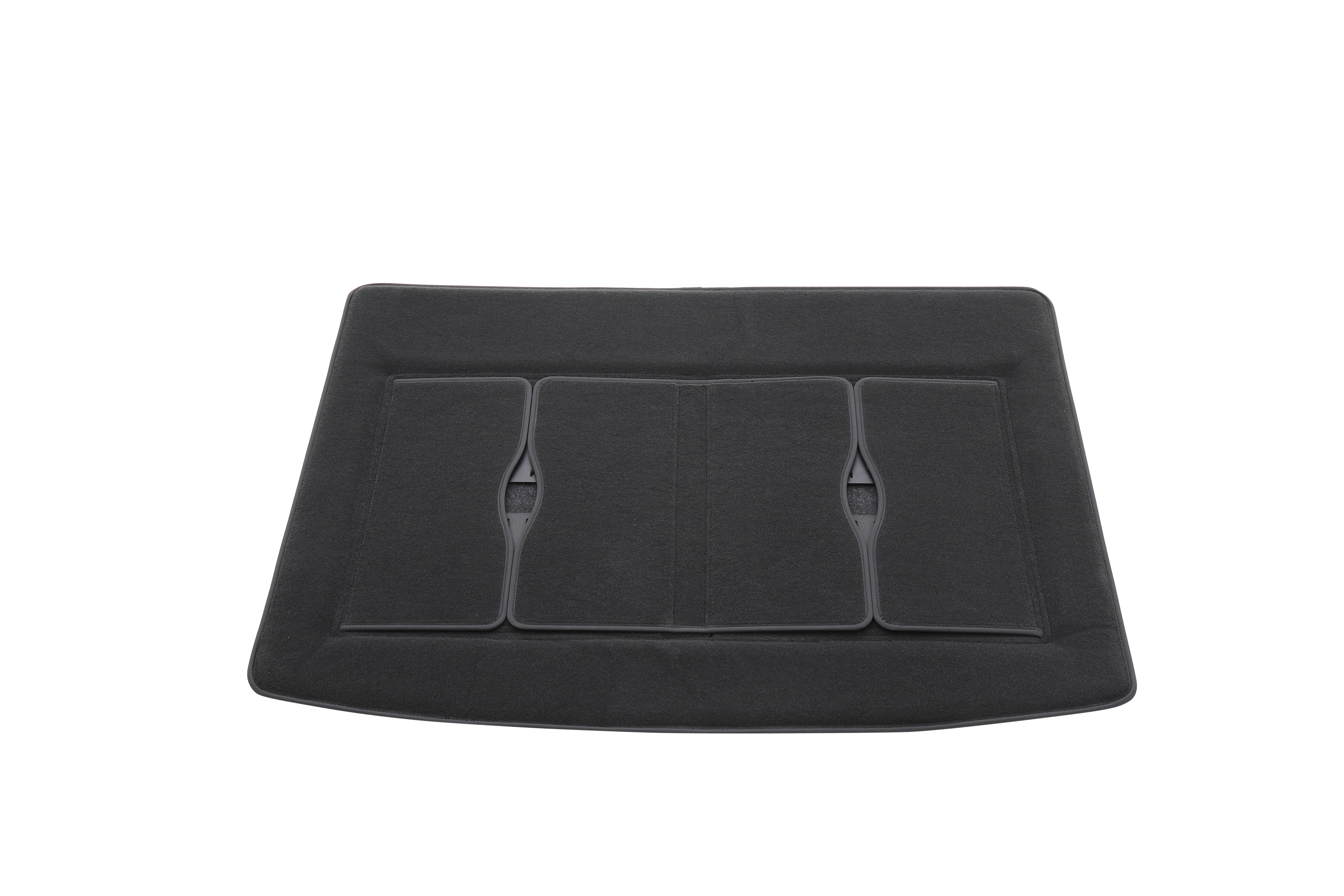 きゃ5431 Premium Carpeted Cargo Area Mat in Jet Black with Integrated Cargo