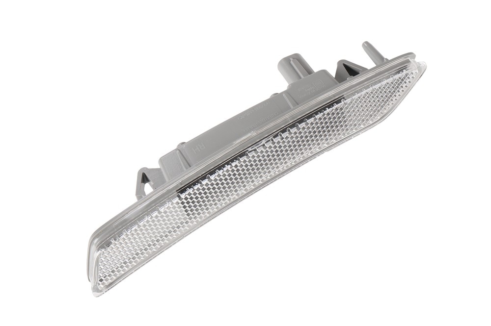 GM Genuine Parts Front Passenger Side Marker Lamp