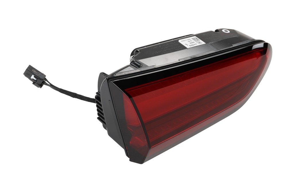 GM Genuine Parts LED Rear Closure Driver Side Signal Lamp