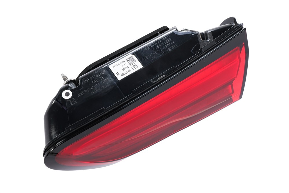 GM Genuine Parts LED Rear Closure Passenger Side Signal Lamp