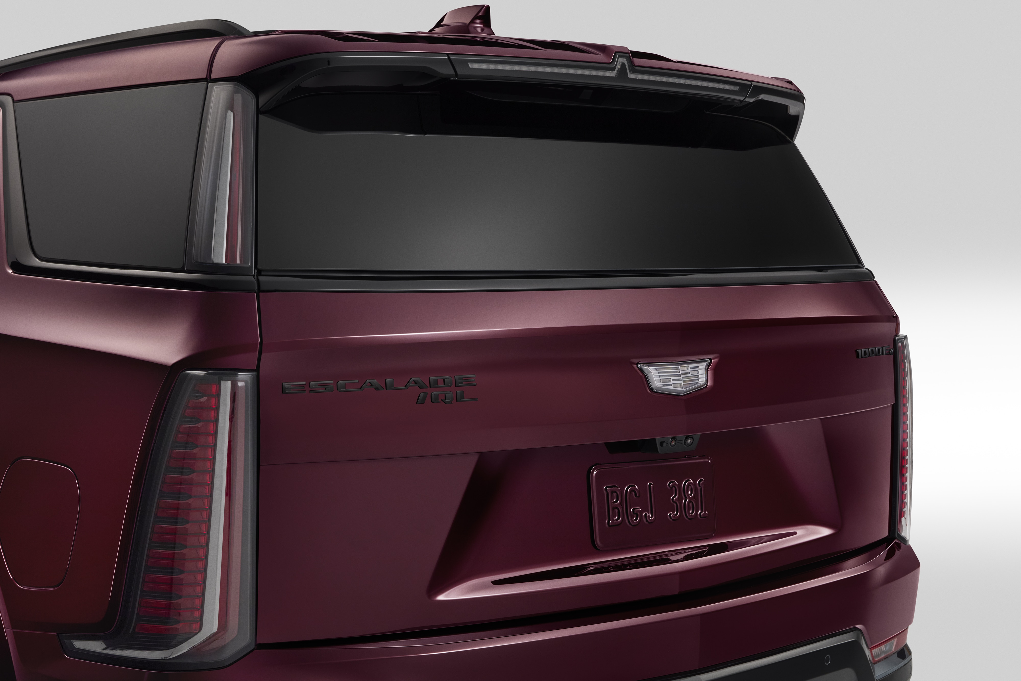 ESCALADE IQ/IQL Emblems in Hudson Metallic