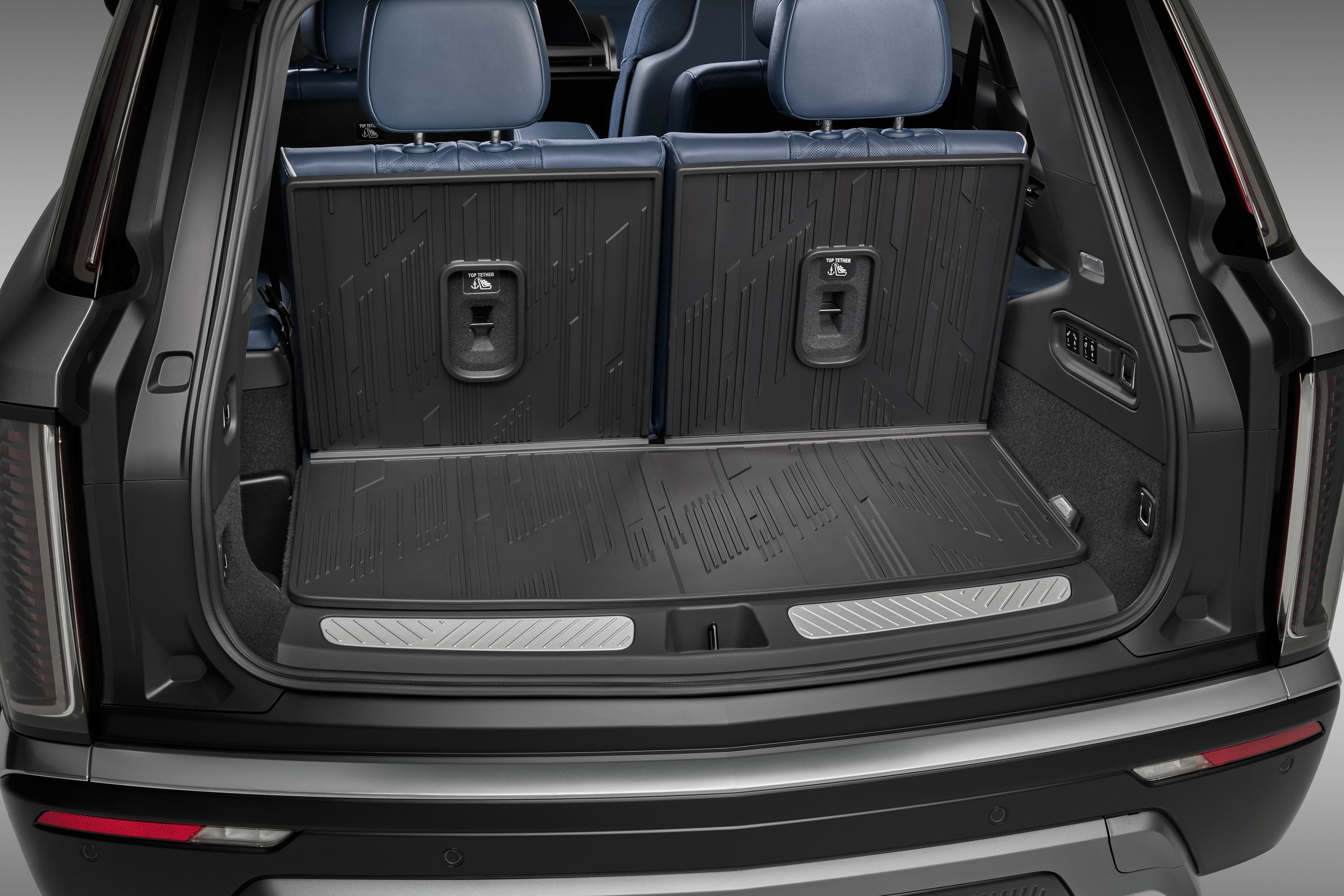 Integrated Cargo Liner in Jet Black with Cadillac Script