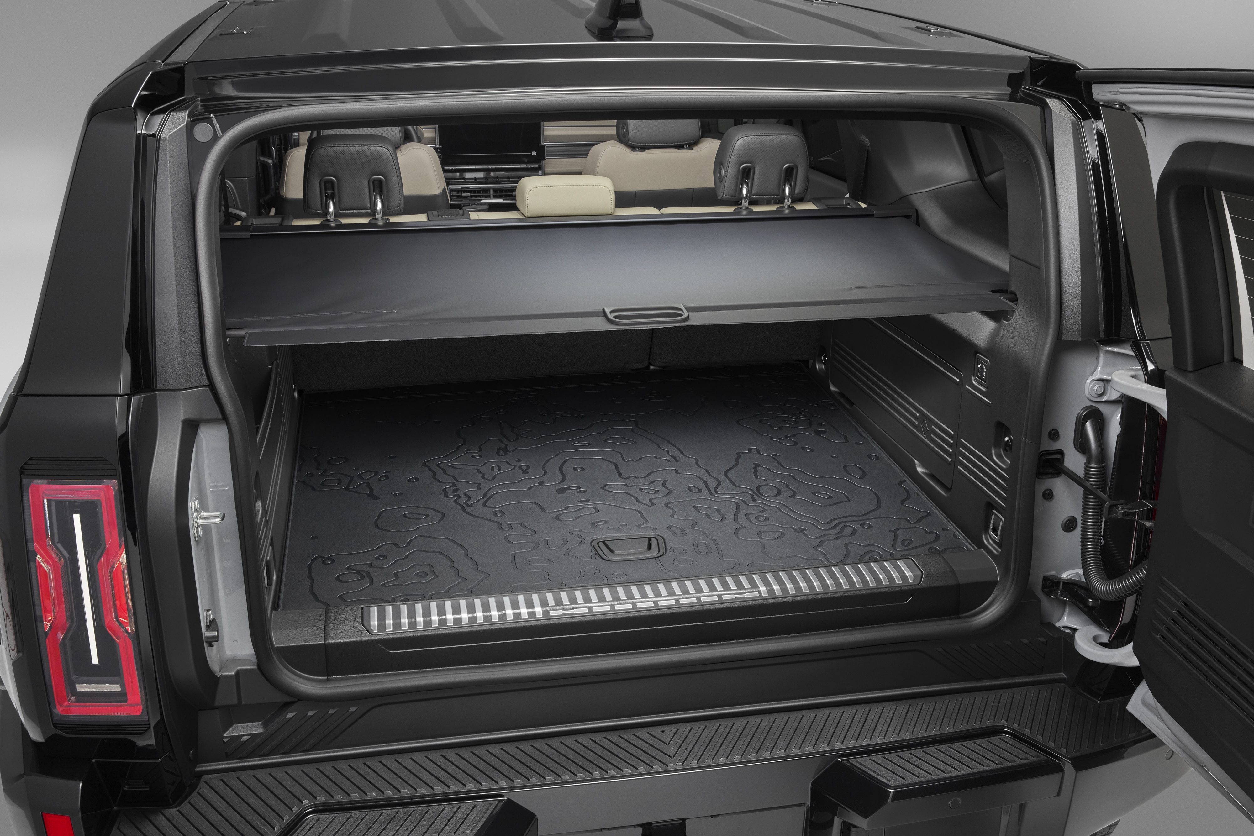 Cargo Area Shade in Jet Black