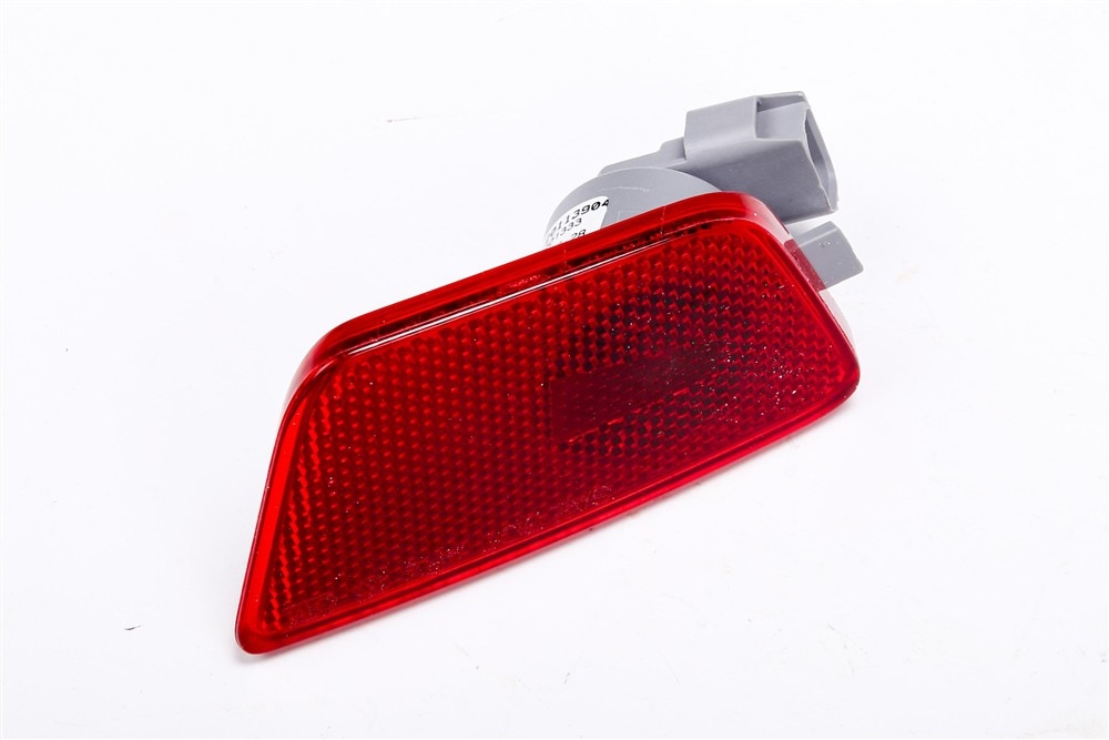 GM Genuine Parts Passenger Side Rear Fascia Auxiliary Signal Lamp