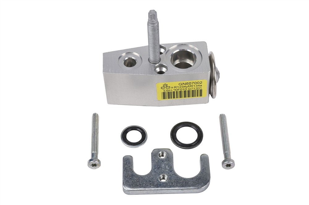 GM Genuine Parts Air Conditioning Thermal Expansion Valve Kit with Valve, Seals, Stud, and Bolts