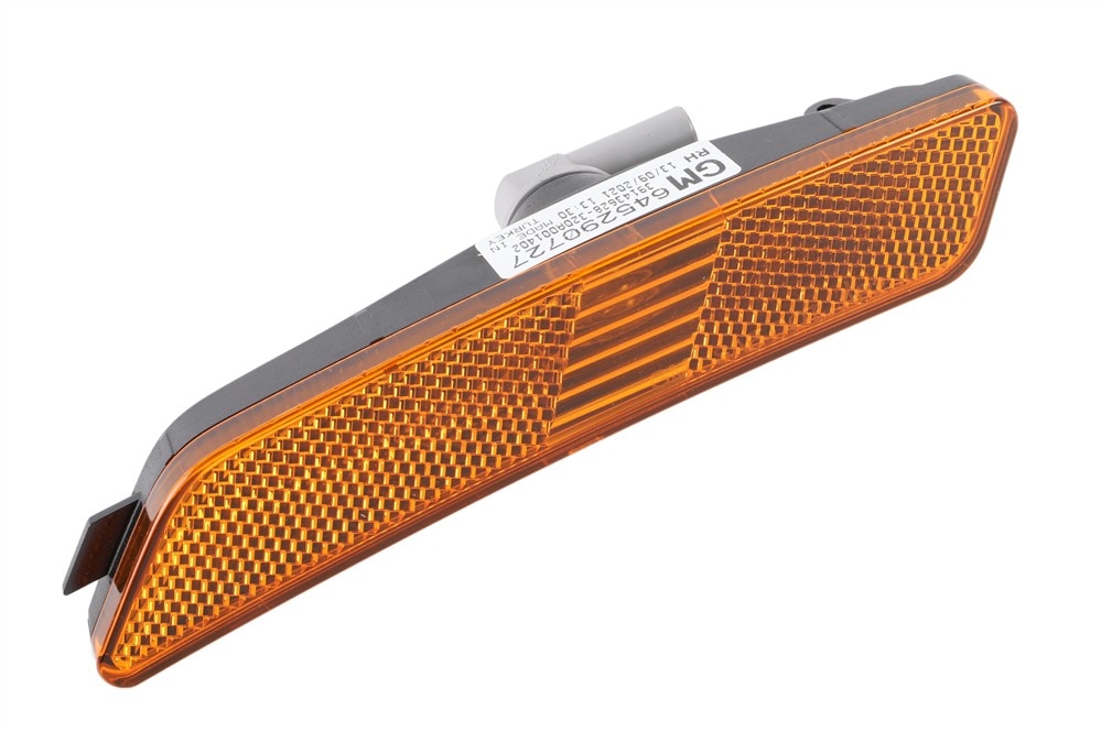 GM Genuine Parts Front Passenger Side Marker Lamp