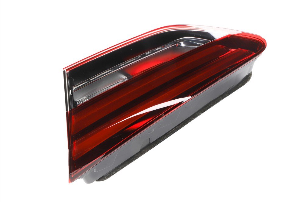 GM Genuine Parts Incandescent Rear Passenger Side Combination Lamp