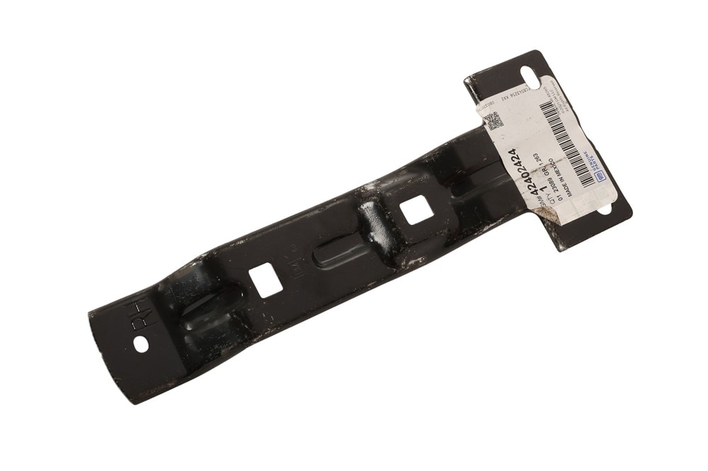 GM Genuine Parts Passenger Side Underbody Air Deflector Bracket