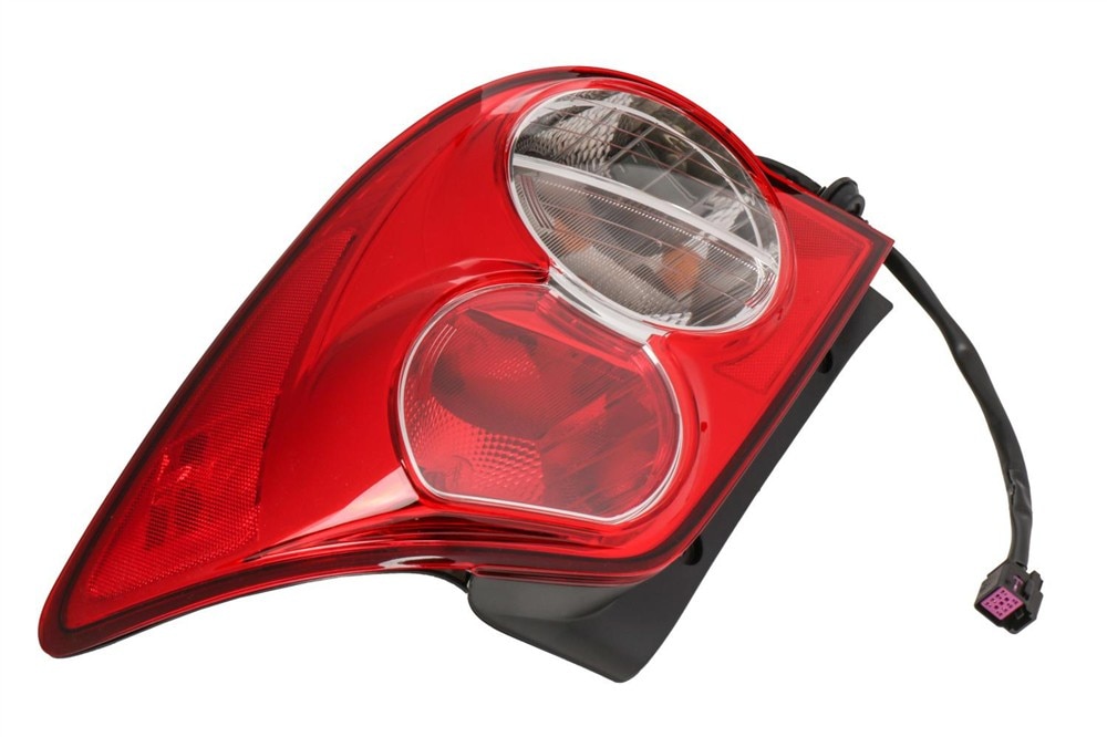 GM Genuine Parts Dark Chrome Passenger Side Stop Lamp