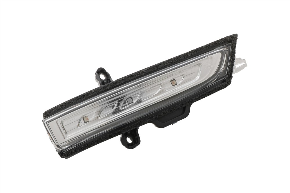 GM Genuine Parts Driver Side Door Mirror Turn Signal Lamp