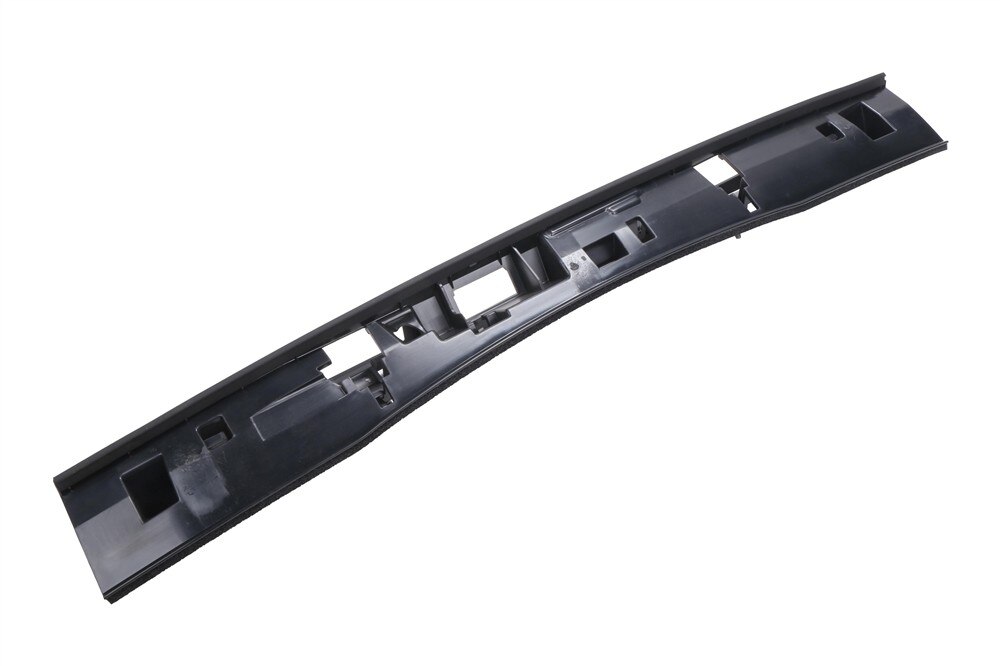 GM Genuine Parts Rear Closure Center Applique