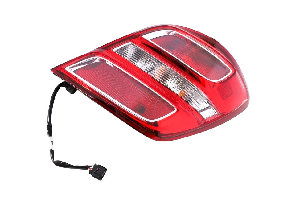 GM Genuine Parts Incandescent Passenger Side Tail Light Assembly