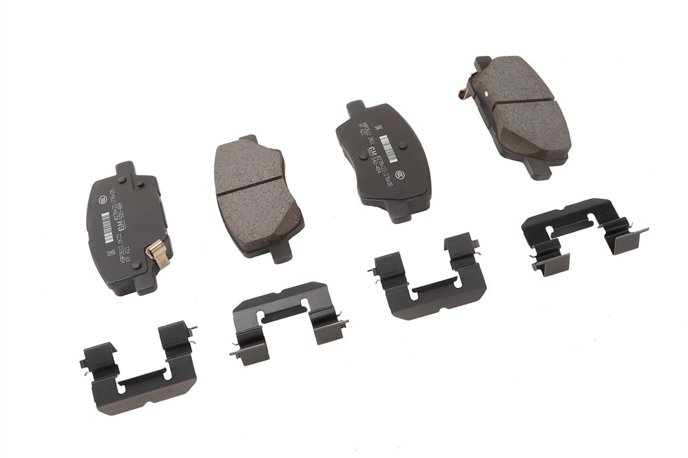 GM Genuine Parts Front Disc Brake Pad Set with Clips