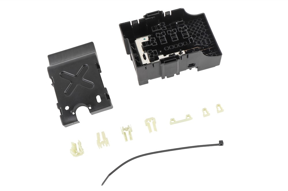 GM Genuine Parts Instrument Panel Wiring Harness Junction Block Housing