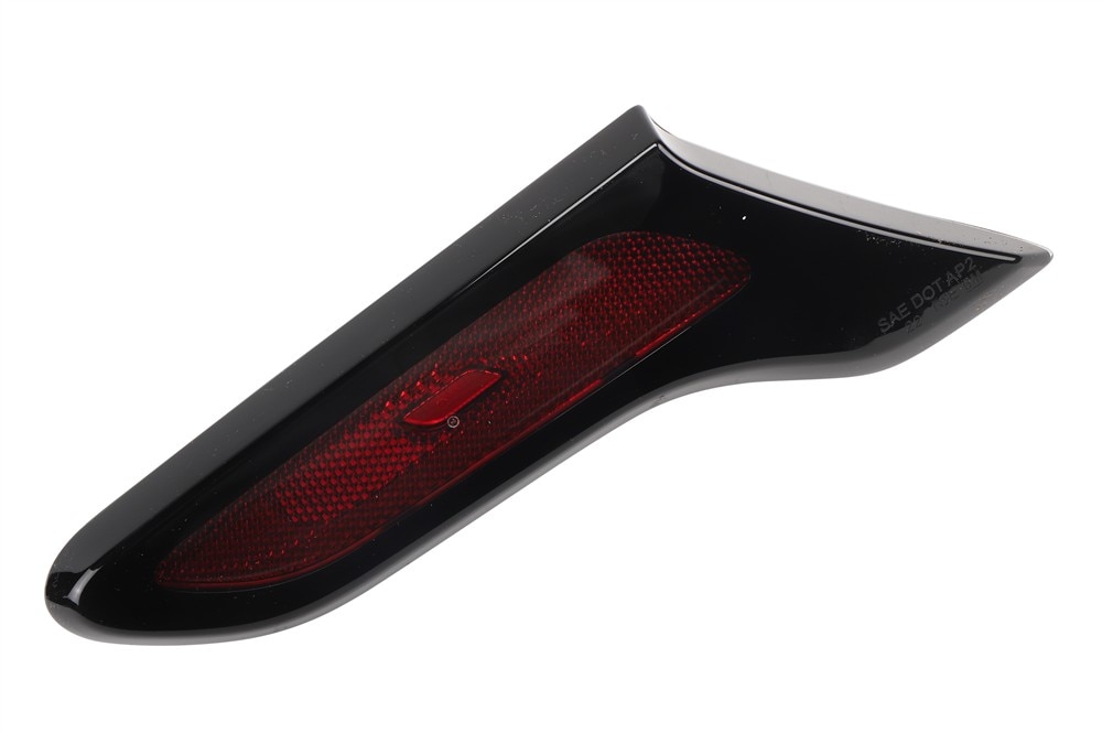 GM Genuine Parts Rear Driver Side Body Structure Auxiliary Signal Lamp
