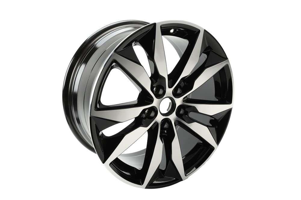 GM Genuine Parts 18x8.5in Aluminum Front and Rear Wheel