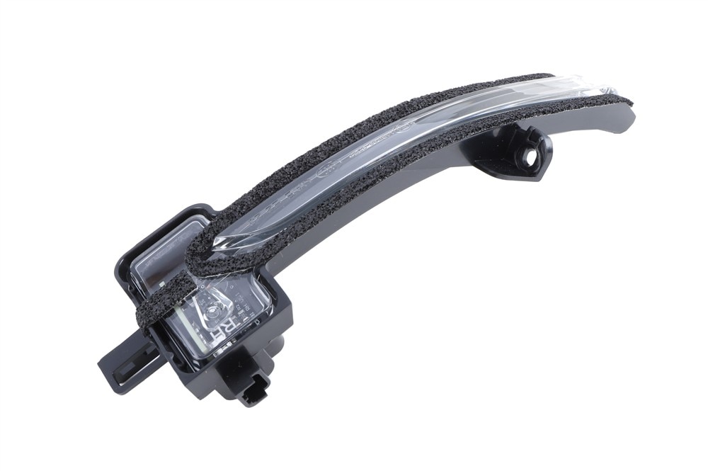 GM Genuine Parts Passenger Side Door Mirror Turn Signal Lamp