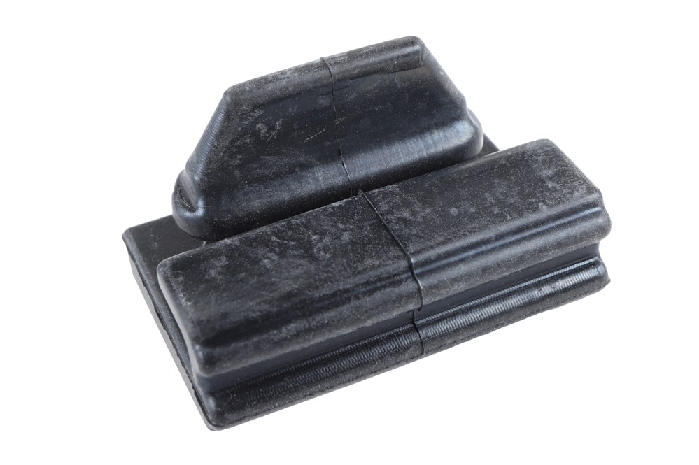 GM Genuine Parts Jet Black Luggage Shade Bumper