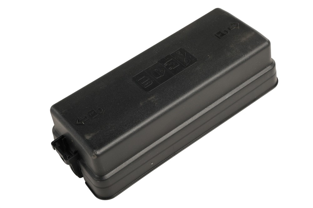 GM Genuine Parts Engine Wiring Harness Fuse Block Cover