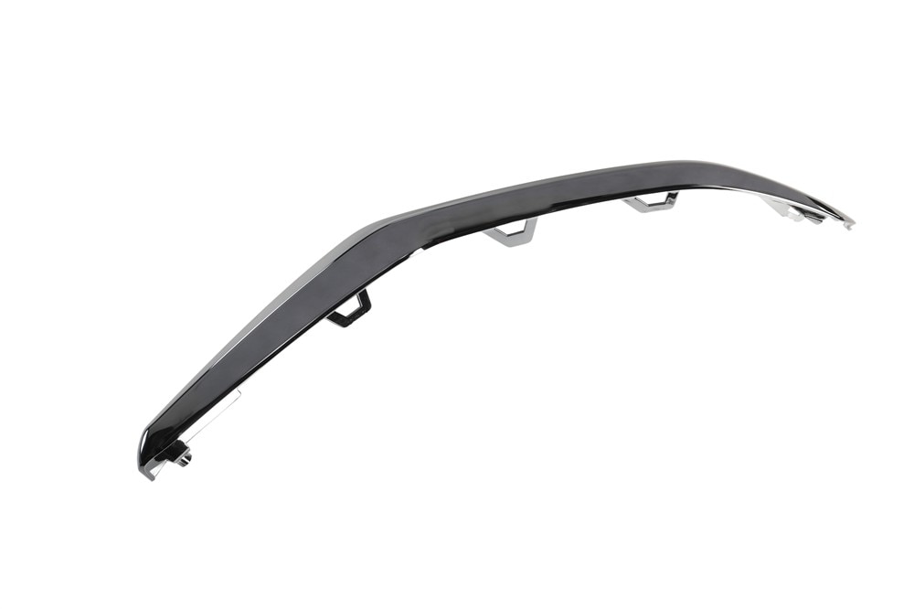 GM Genuine Parts Vadar Chrome Front Bumper Fascia Passenger Side Lower Molding