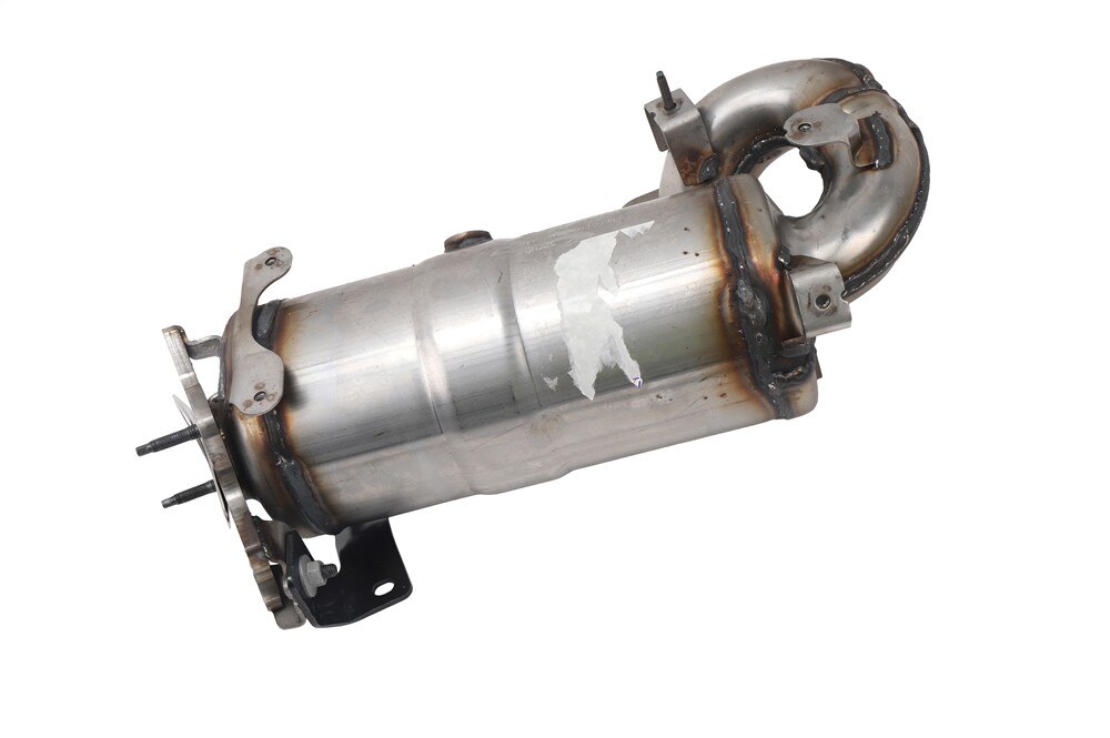 GM Genuine Parts 3-Way Catalytic Converter with Flange, Brace, Gasket, Label, Bolts, and Nuts