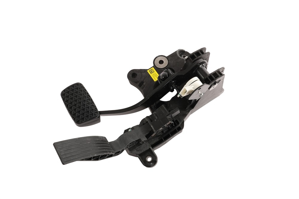 GM Genuine Parts Brake and Accelerator Pedal with Bracket