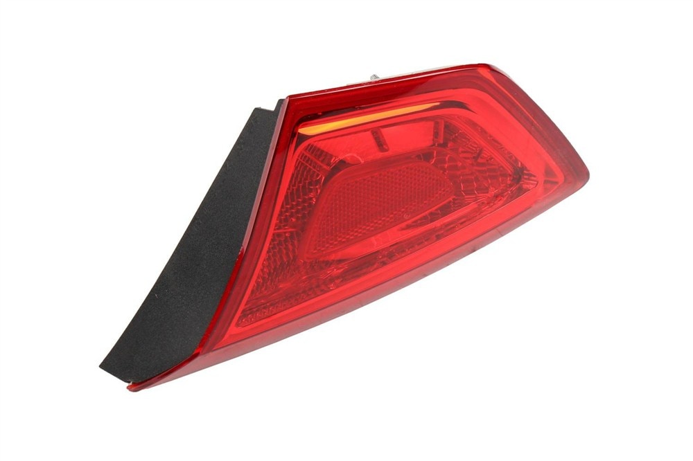 GM Genuine Parts Incandescent Passenger Side Tail Lamp