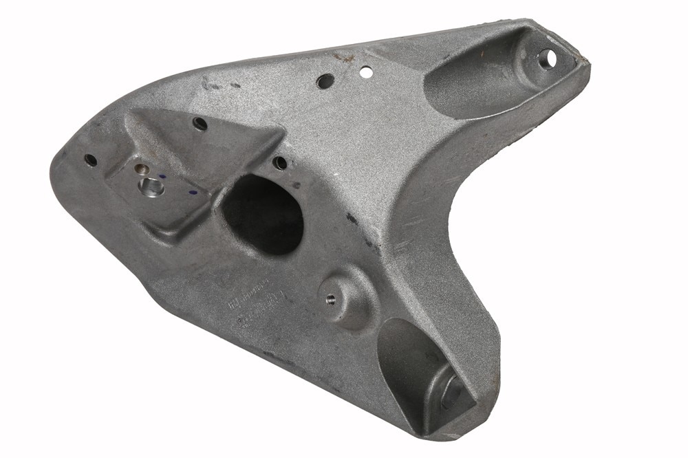 GM Genuine Parts Passenger Side Engine Mount Bracket