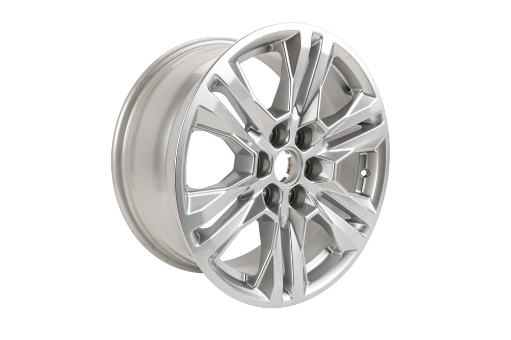 GM Genuine Parts 17x8.0in Aluminum Front and Rear Wheel
