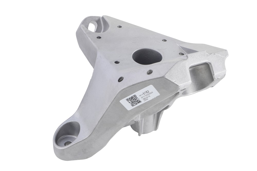 GM Genuine Parts Passenger Side Engine Mount Bracket