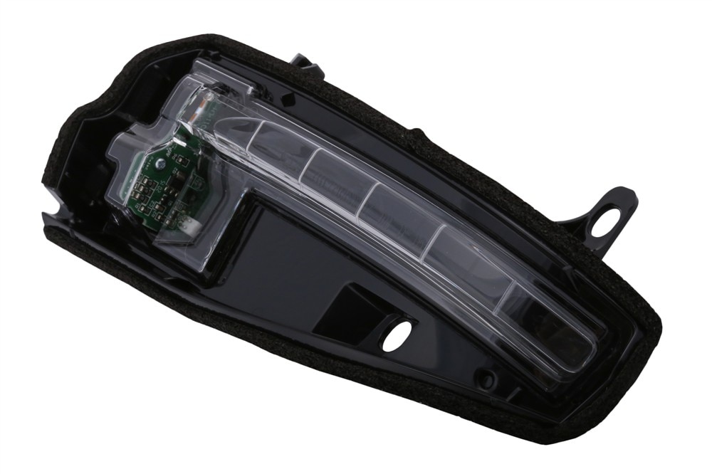GM Genuine Parts Driver Side Door Mirror Turn Signal Lamp