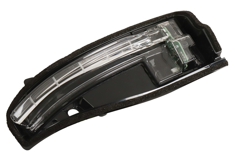GM Genuine Parts Passenger Side Outside Rearview Mirror Turn Signal Lamp