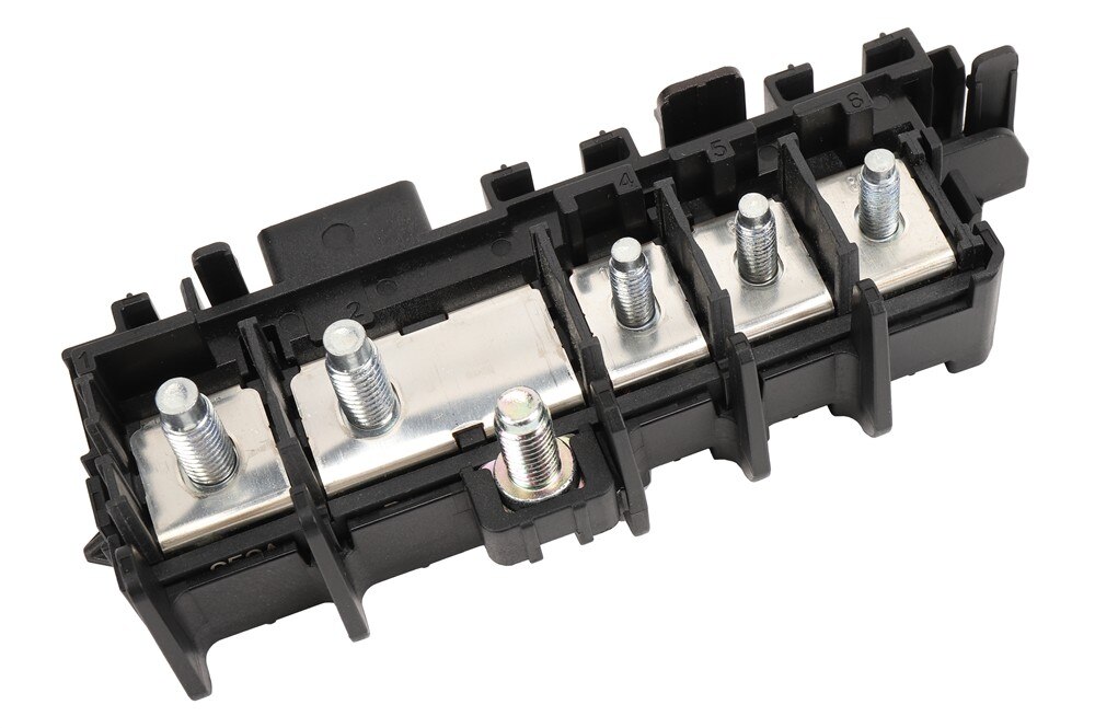 GM Genuine Parts Battery Distribution Engine Compartment Fuse Block