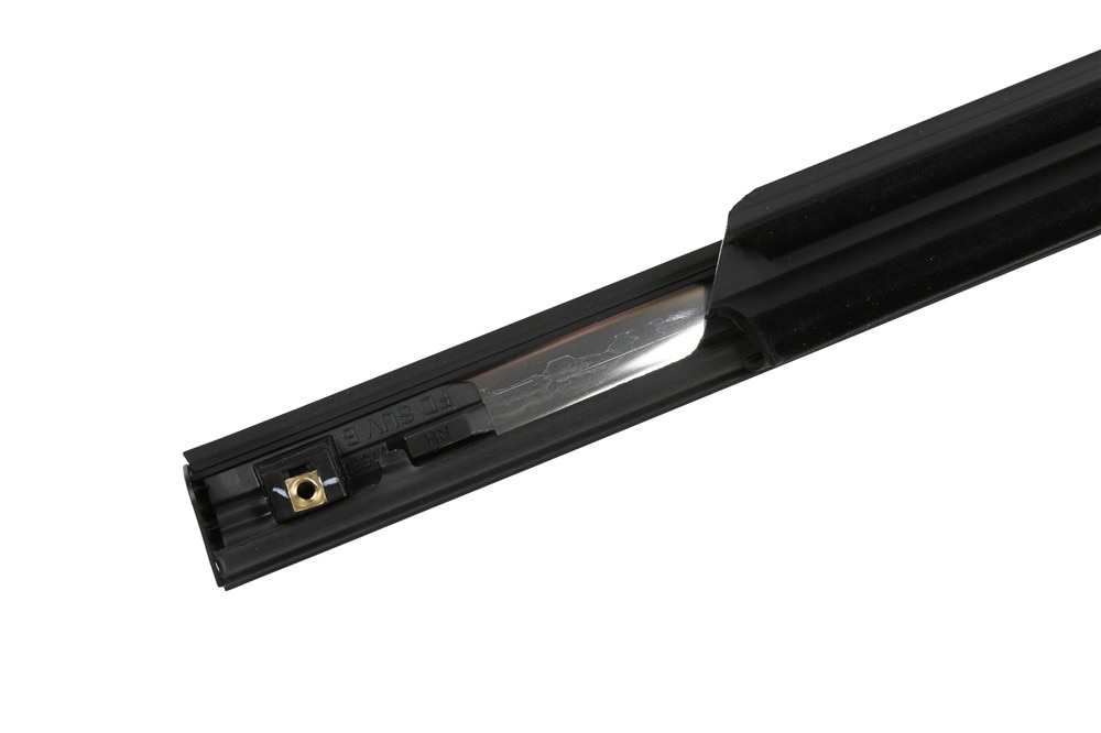 GM Genuine Parts Front Passenger Side Door Window Belt Reveal Molding