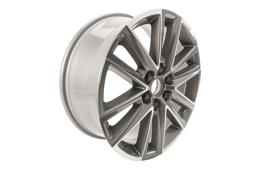 GM Genuine Parts 18x7.5in Aluminum Front and Rear Wheel
