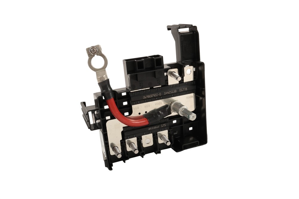GM Genuine Parts Battery Distribution Engine Compartment Fuse Block