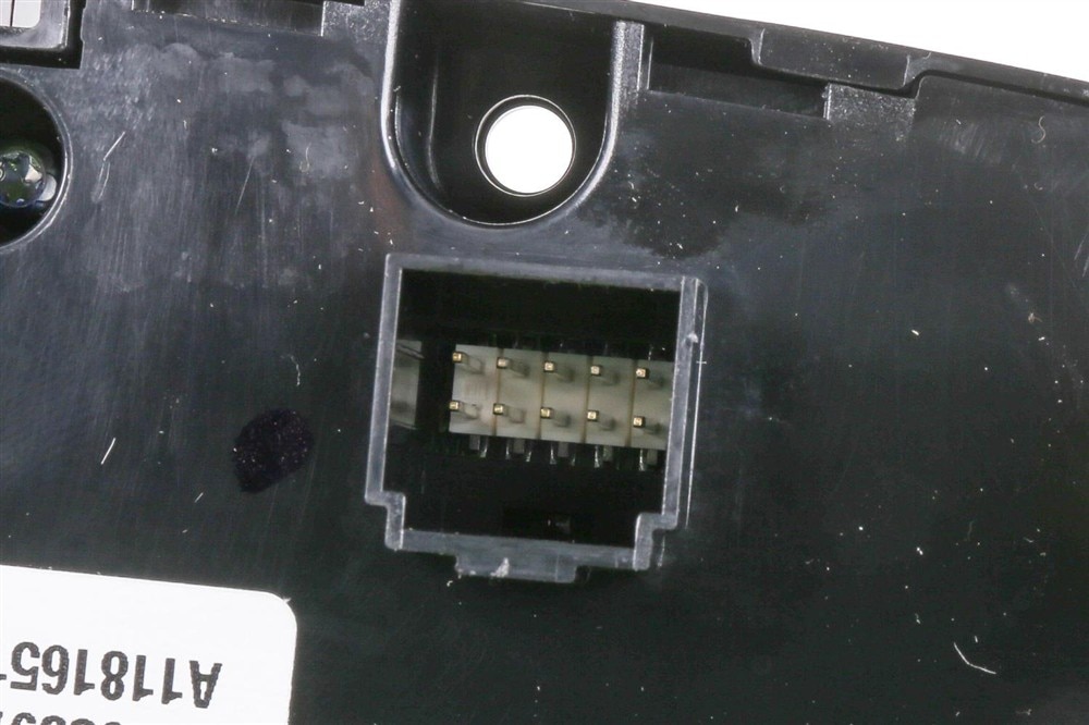 GM Genuine Parts Jet Black Heating and Air Conditioning Control Panel