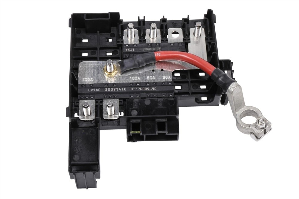GM Genuine Parts Battery Distribution Engine Compartment Fuse Block