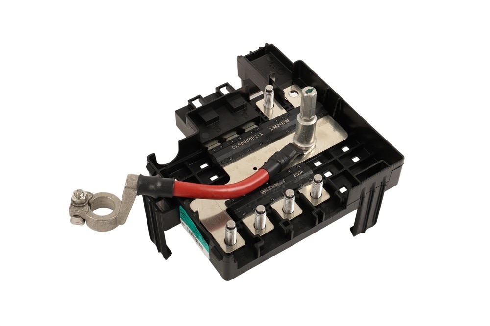 GM Genuine Parts Battery Distribution Engine Compartment Fuse Block