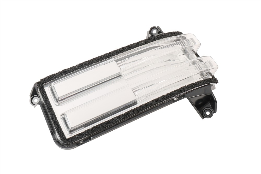 GM Genuine Parts Front Driver Side Clearance Lamp