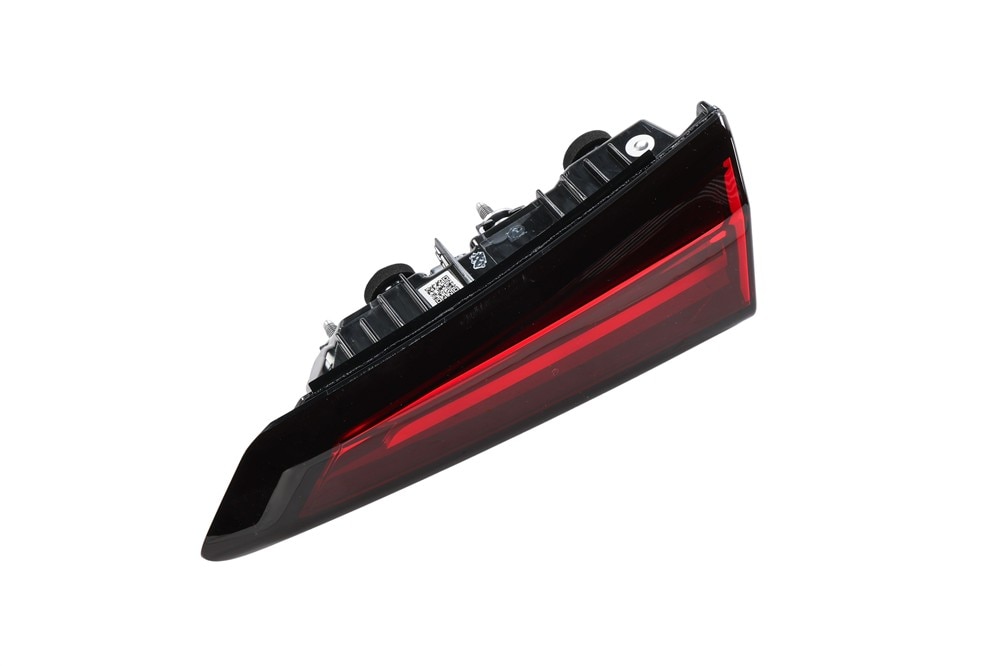 GM Genuine Parts LED Rear Passenger Side Turn Signal Lamp