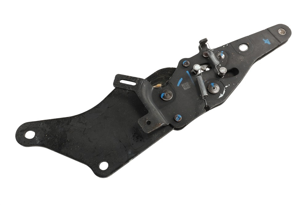 GM Genuine Parts Front Seat Back Latch