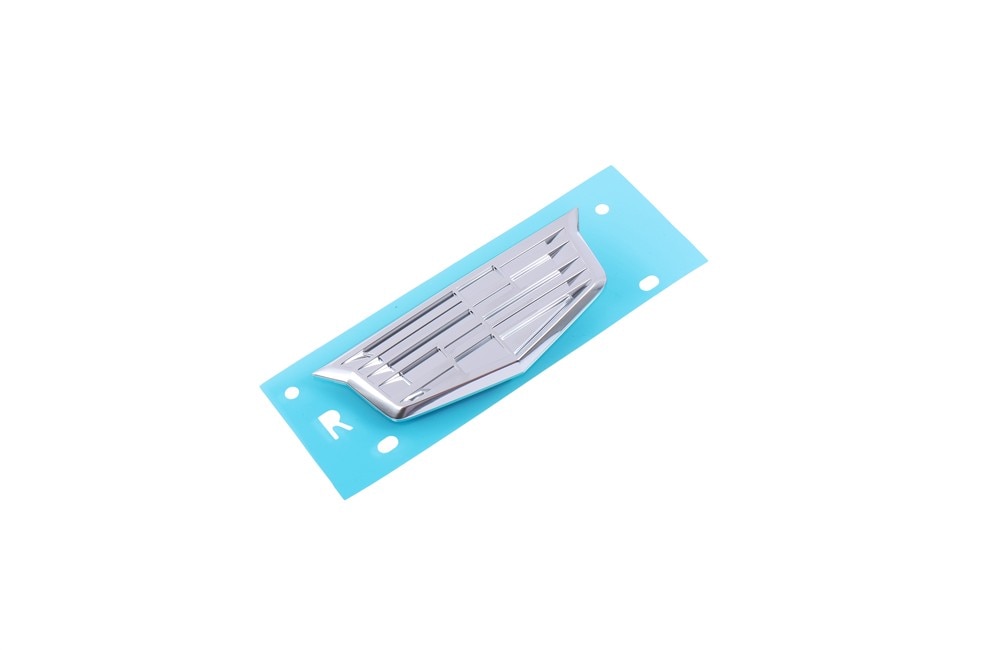 GM Genuine Parts Galvano Silver Driver Side Fender Emblem