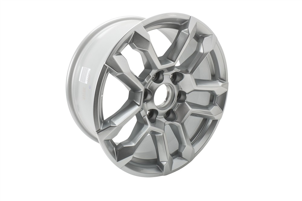GM Genuine Parts 18x8.5in Aluminum Front and Rear Wheel | 84604742