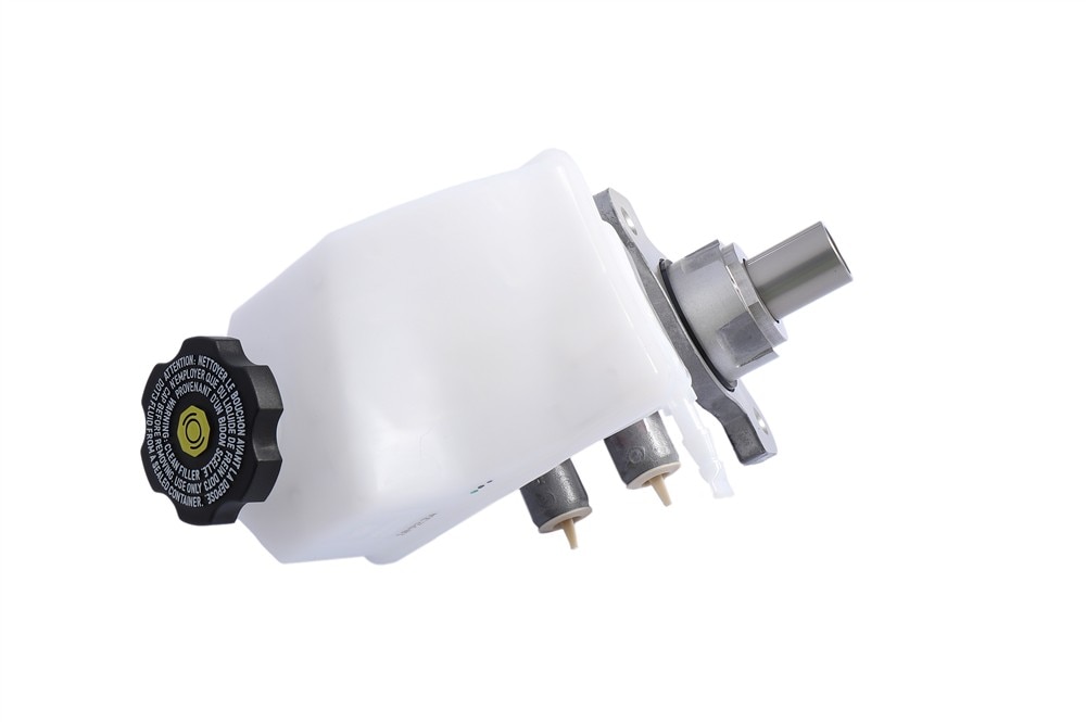 GM Genuine Parts Brake Master Cylinder