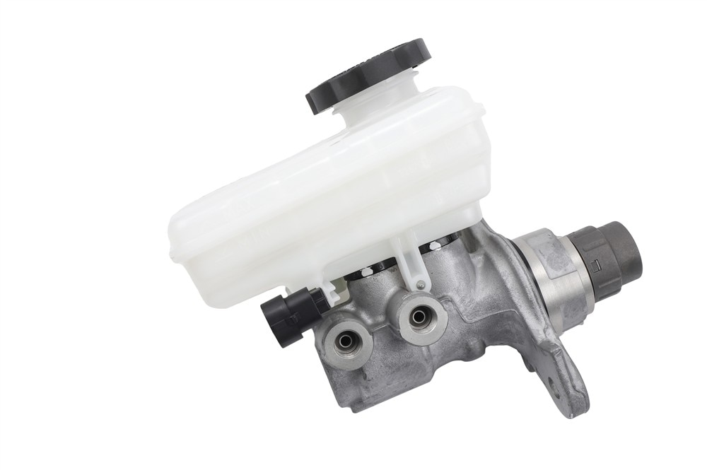 GM Genuine Parts Brake Master Cylinder