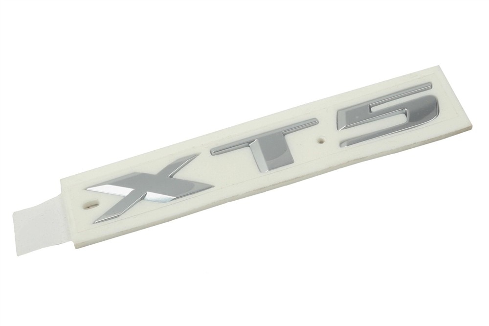GM Genuine Parts Tailgate Emblem