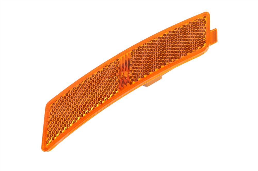 GM Genuine Parts LED Front Passenger Side Marker Lamp