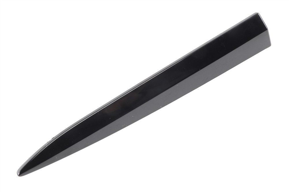 GM Genuine Parts Front Passenger Side Fender Front Molding