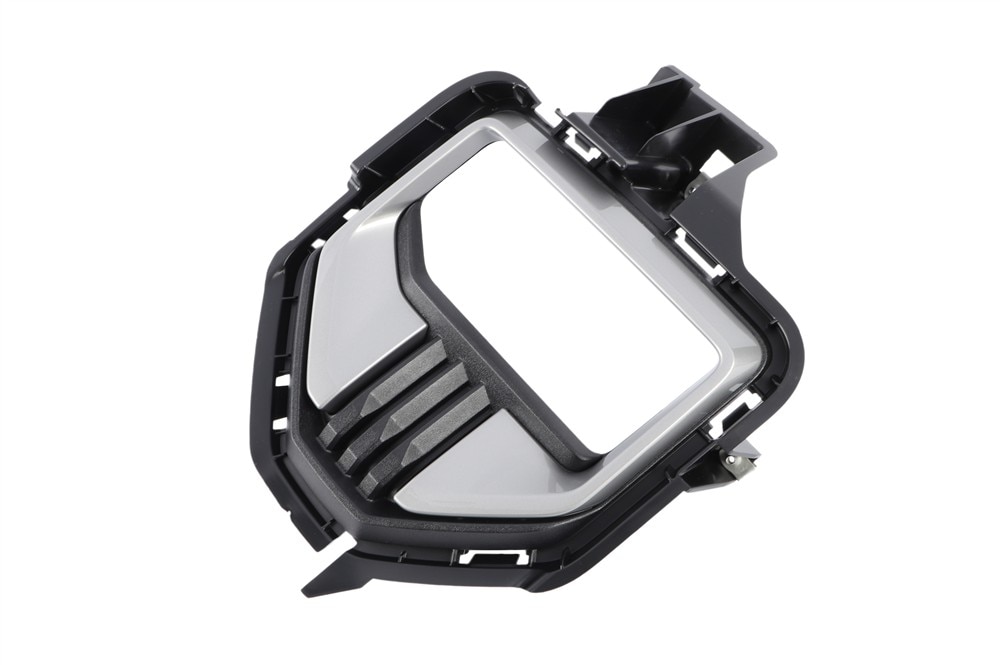 GM Genuine Parts Medium Anderson Silver Front Passenger Side Fog Lamp Bezel
